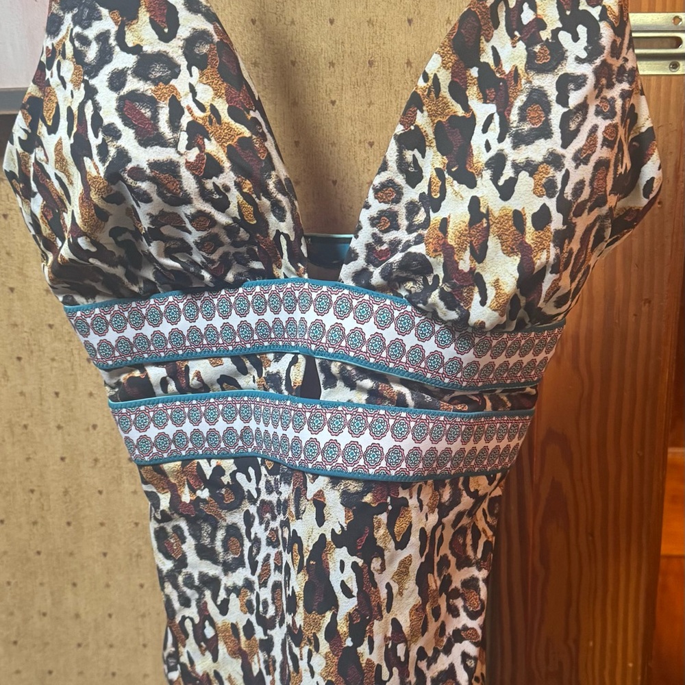 Swimsuits For All Cream and Black Swimsuit
